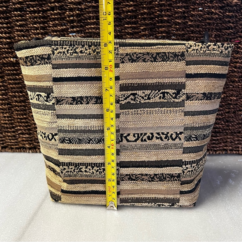 Suruchi Crossbody Boho Tapestry Bag / Purse With Magnetic and Beaded Closure - Picture 7 of 8